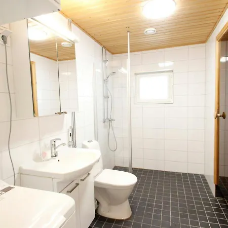 Spacious For 4 With Sauna Huoneisto